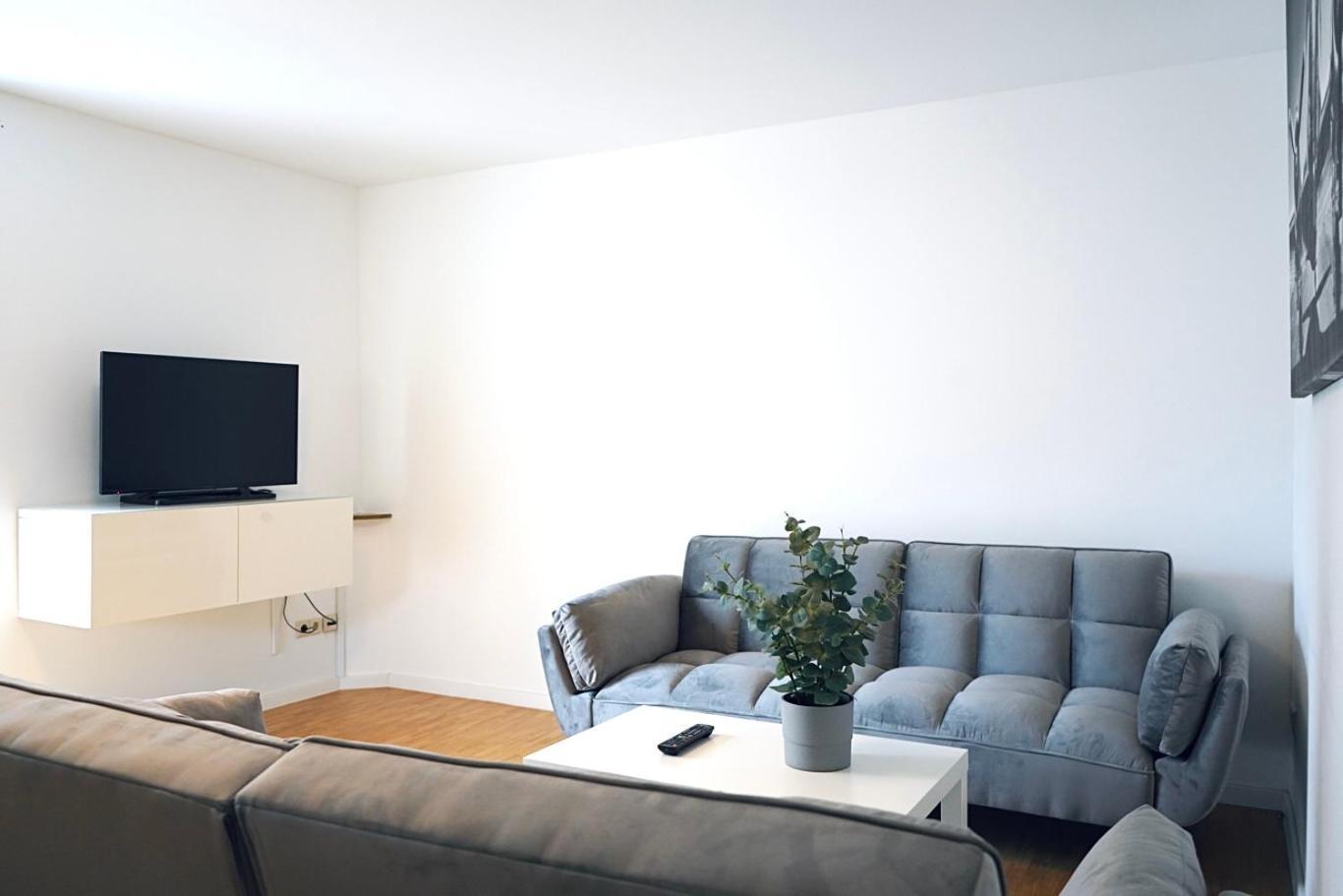 Stilvolles Apartment In Stadtnaehe-Parkplatz- 4 Personen- Balkon Вольфсбург Экстерьер фото