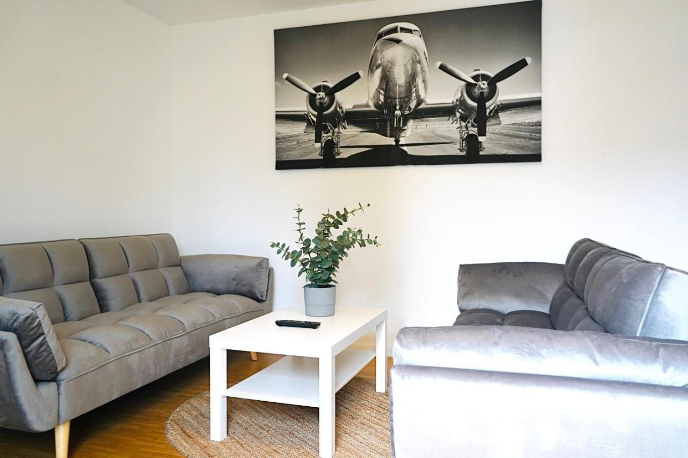 Stilvolles Apartment In Stadtnaehe-Parkplatz- 4 Personen- Balkon Вольфсбург Экстерьер фото